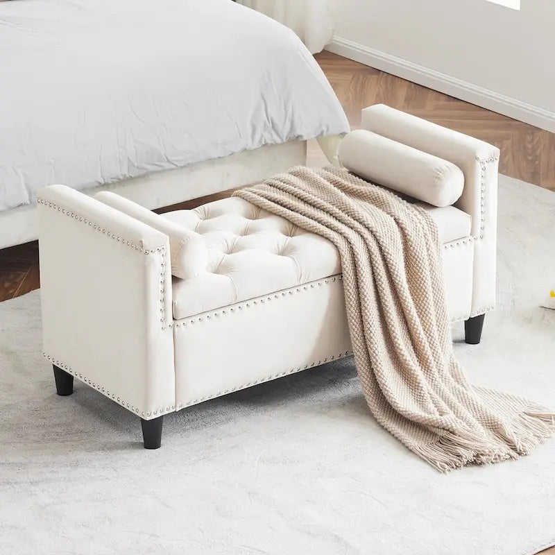 Banc de rangement capitonné boutonné en velours Queen avec accoudoirs et garniture cloutée