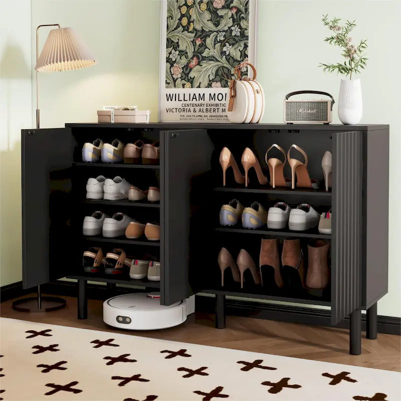 Meuble à chaussures avec 5 pieds en bois massif, buffet avec portes cannelées, meuble de rangement à 4 portes avec étagères réglables