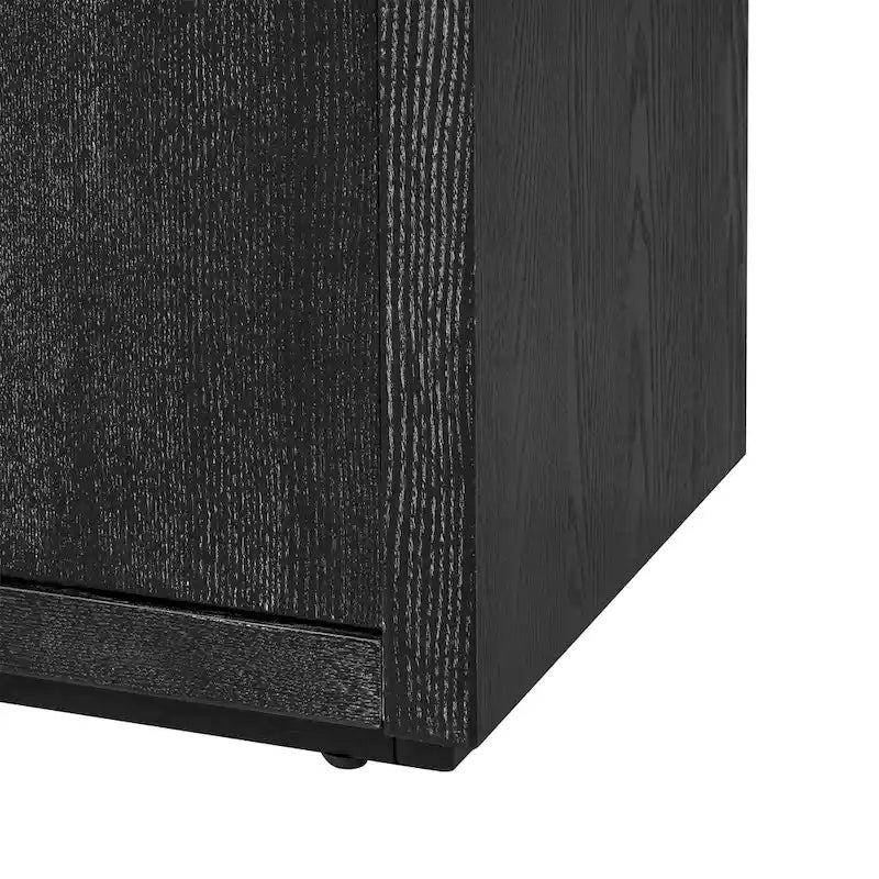 Caractéristiques distinctives d'un buffet à quatre portes avec placage de frêne, idéal pour le couloir, l'entrée ou le salon.
