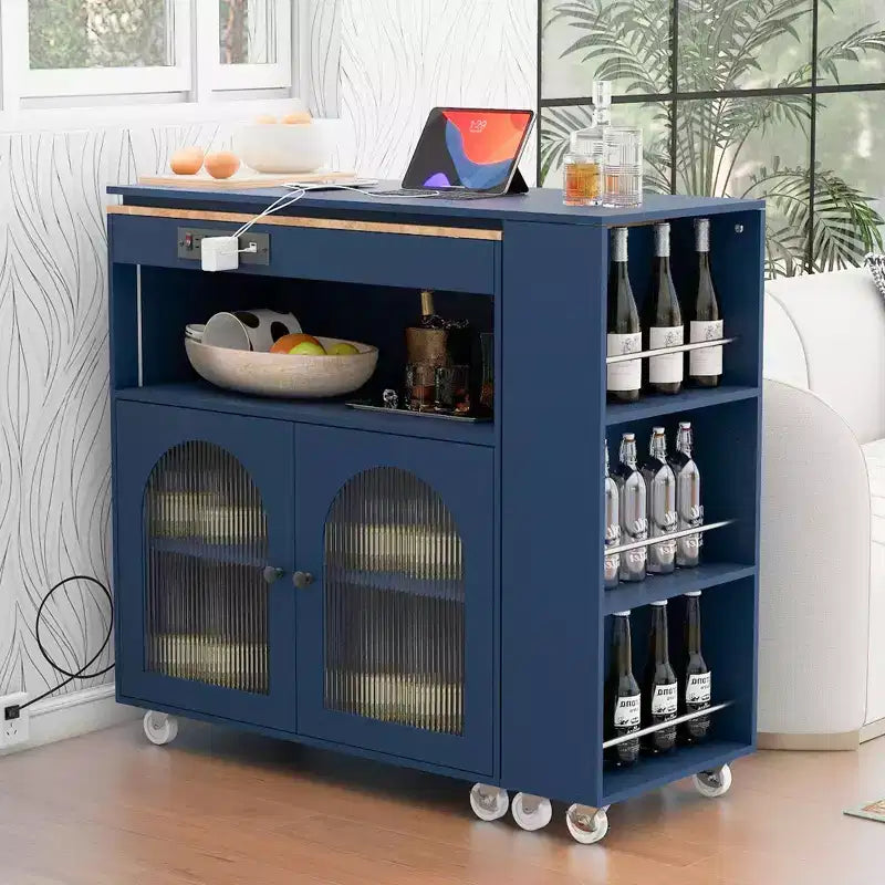 Îlot de cuisine roulant avec 2 portes en verre, Desserte de cuisine avec table extensible et prises de courant, Îlot de cuisine avec étagères ouvertes latérales