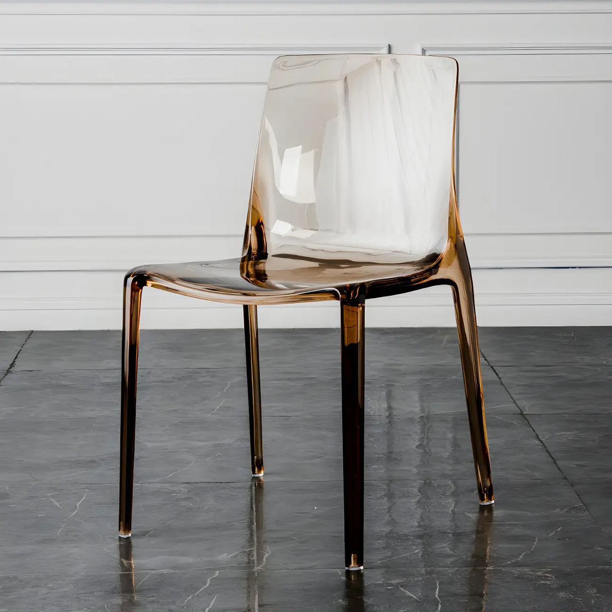 Chaise de salle à manger sans accoudoirs à dossier bas en acrylique ambre