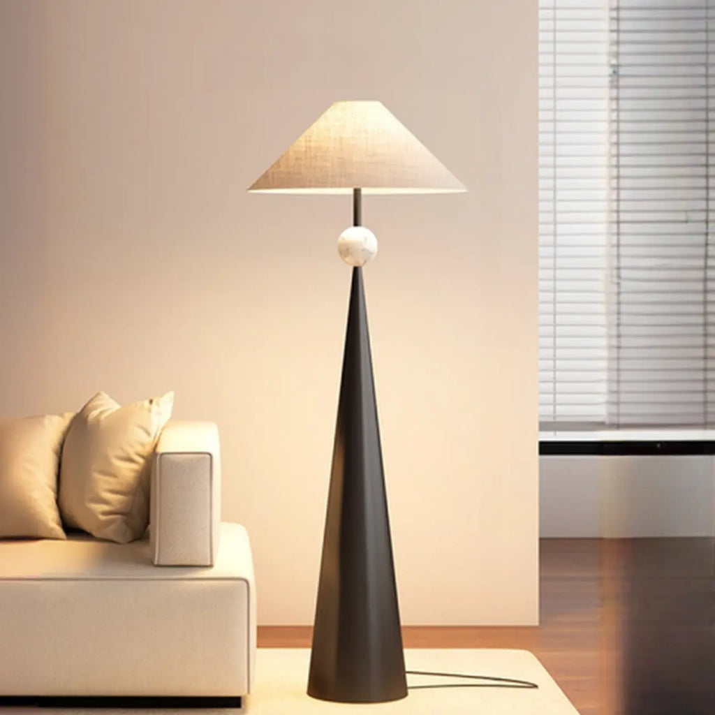 Lampadaire conique contemporain en métal avec abat-jour en tissu