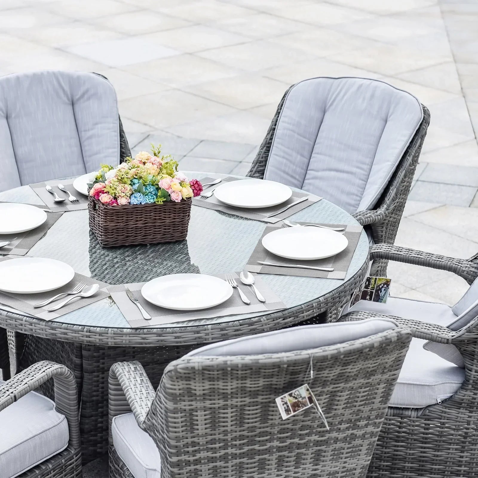 Ensemble de salle à manger rond 7 pièces en rotin tressé d'extérieur avec coussins par Moda Furnishings