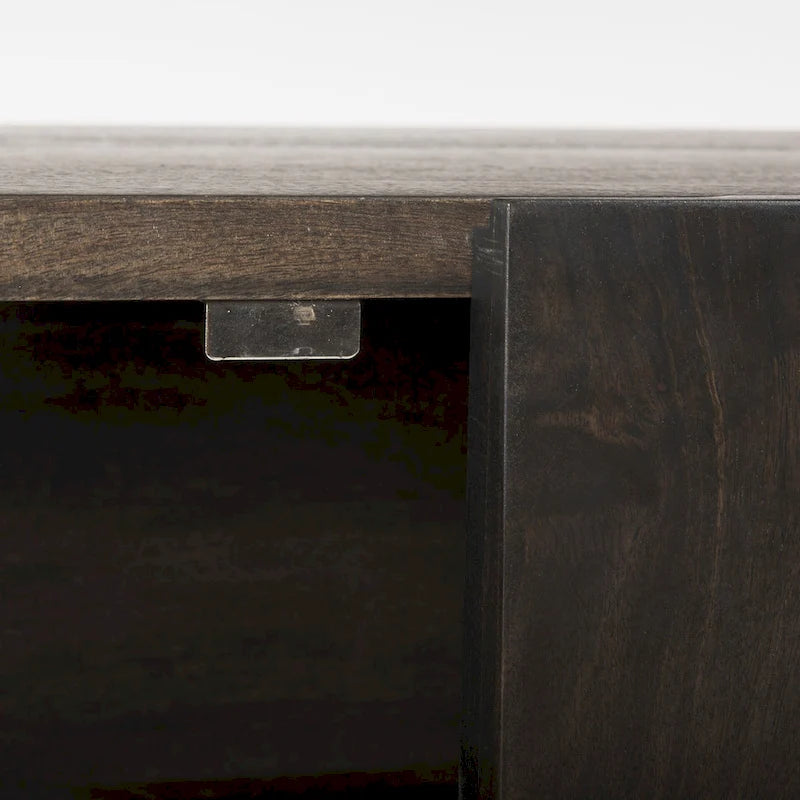 Buffet Darwin Brown en bois massif, base en métal doré, 4 portes – 80.1L x 17.3W x 29.9H