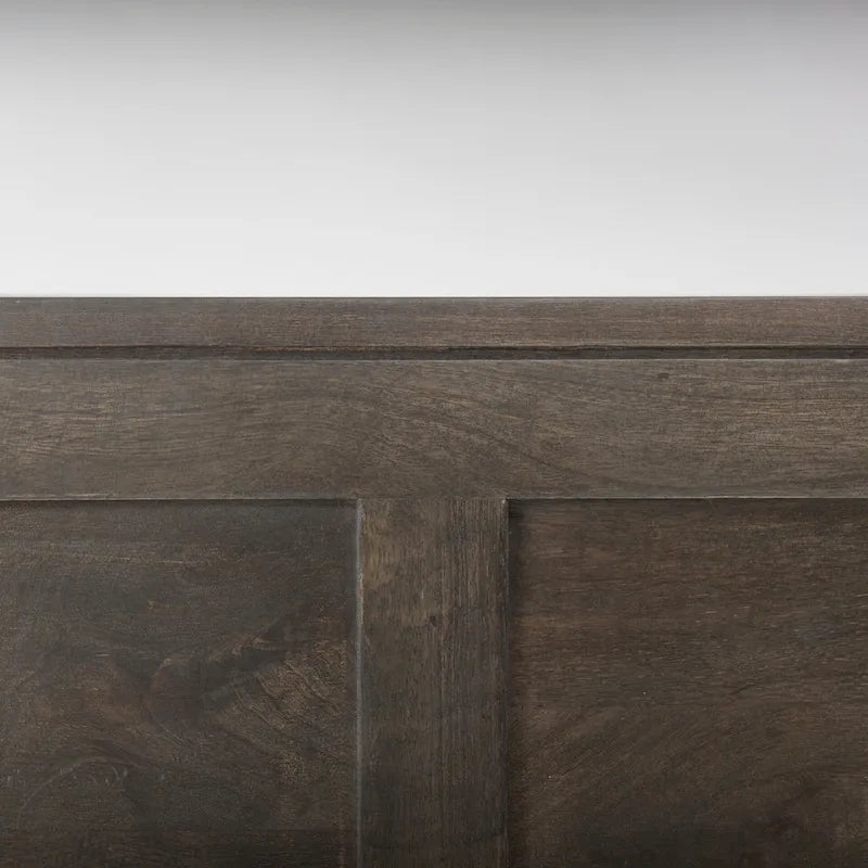 Buffet Darwin Brown en bois massif, base en métal doré, 4 portes – 80.1L x 17.3W x 29.9H