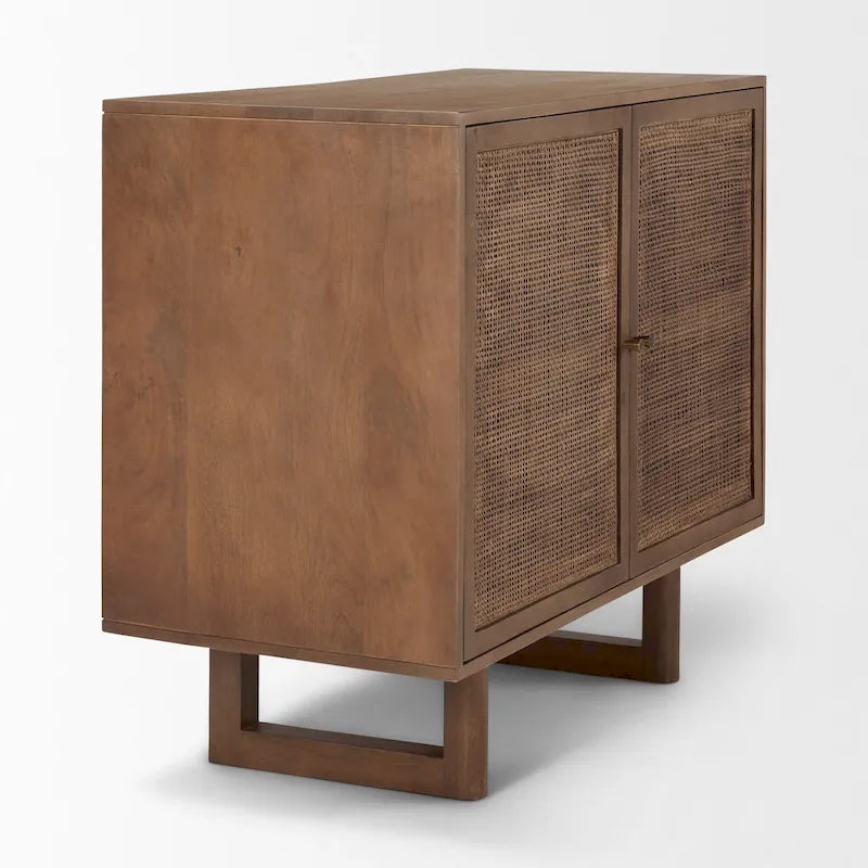 Meuble d'appoint Grier en bois massif brun moyen avec portes en rotin