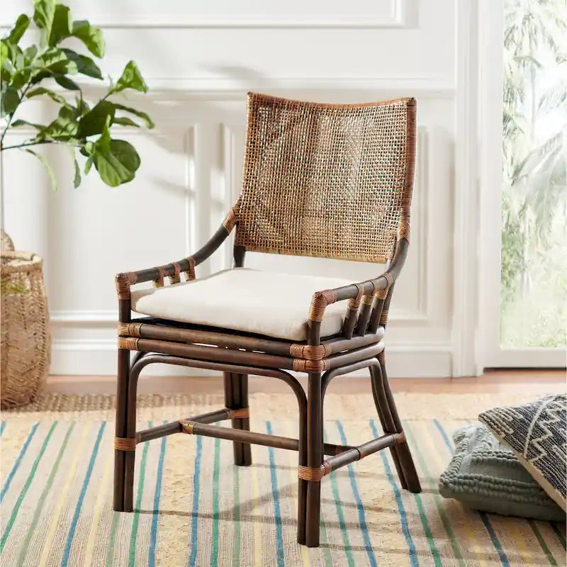 Chaise de jardin en rotin avec coussin 22 L x 24 P x 37 H 22L x 24P x 37H