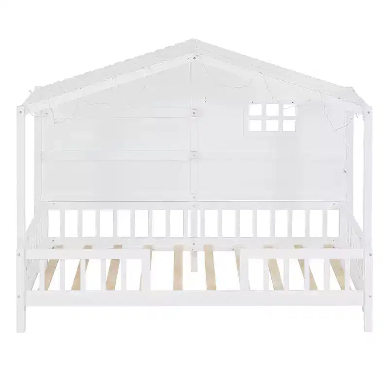 Lit cabane double avec étagères de rangement et barrières, cadre de lit Montessori en bois pour enfants avec fenêtre et bande lumineuse scintillante