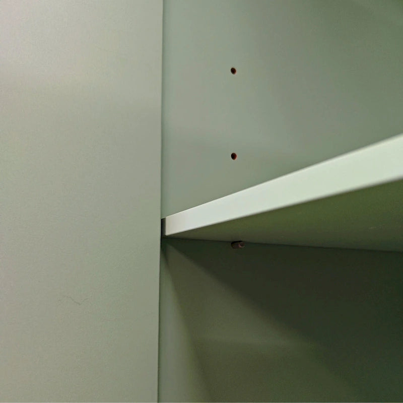 Meuble de rangement 4 portes Intaglio avec pieds en pin