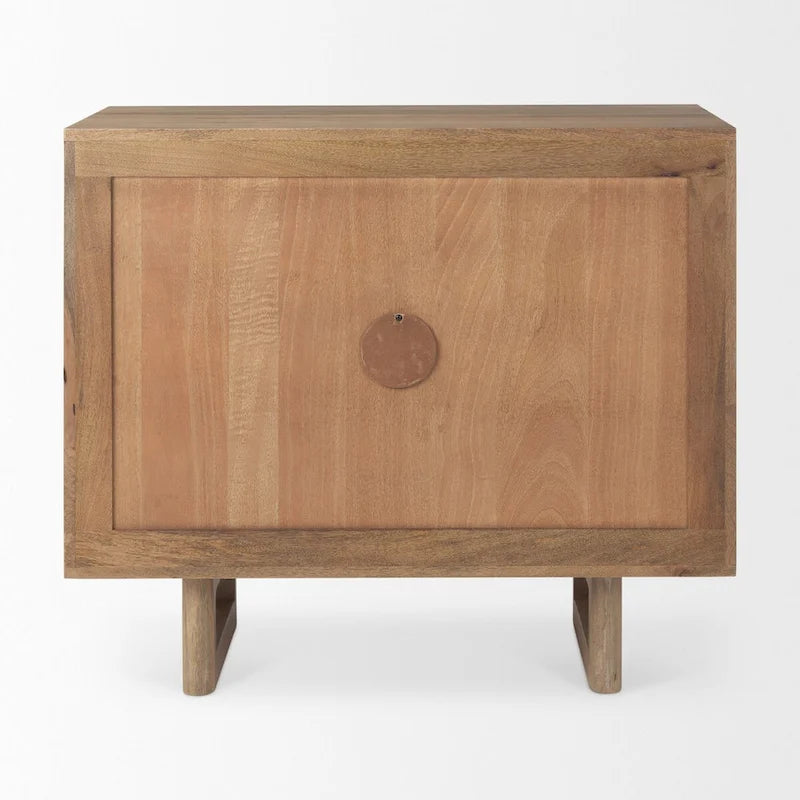 Meuble d'appoint Grier en bois massif brun clair avec portes en rotin