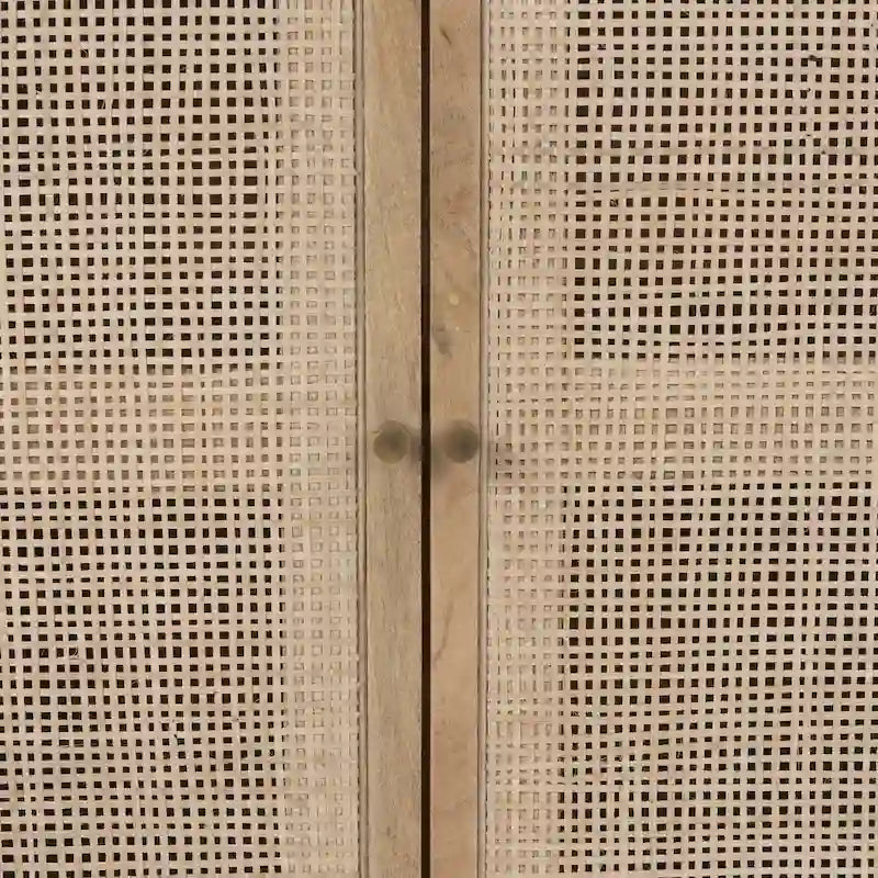 Meuble d'appoint Grier en bois massif brun clair avec portes en rotin