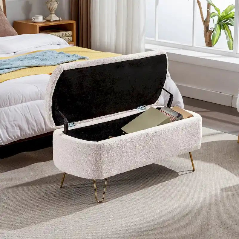 Banc de rangement ottoman pour bout de lit avec pieds dorés, banc d'entrée moderne en fausse fourrure ivoire rembourré avec rangement