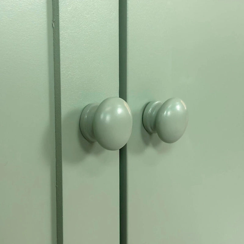 Armoire de Rangement 4 Portes Élégante et Fonctionnelle avec Pieds en Pin, Poignées en Bois Massif et MDF, pour Salon, Chambre et Cuisine