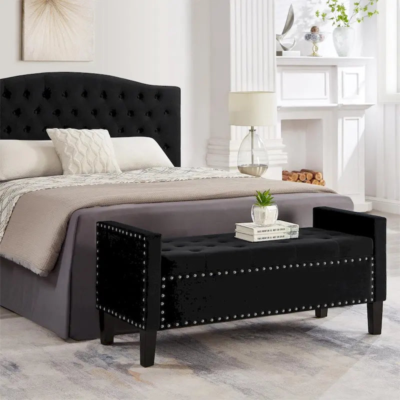 Banc de rangement capitonné GEITIN avec boutons touffetés et garniture cloutée