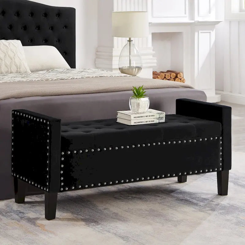 Banc de rangement capitonné GEITIN avec boutons touffetés et garniture cloutée