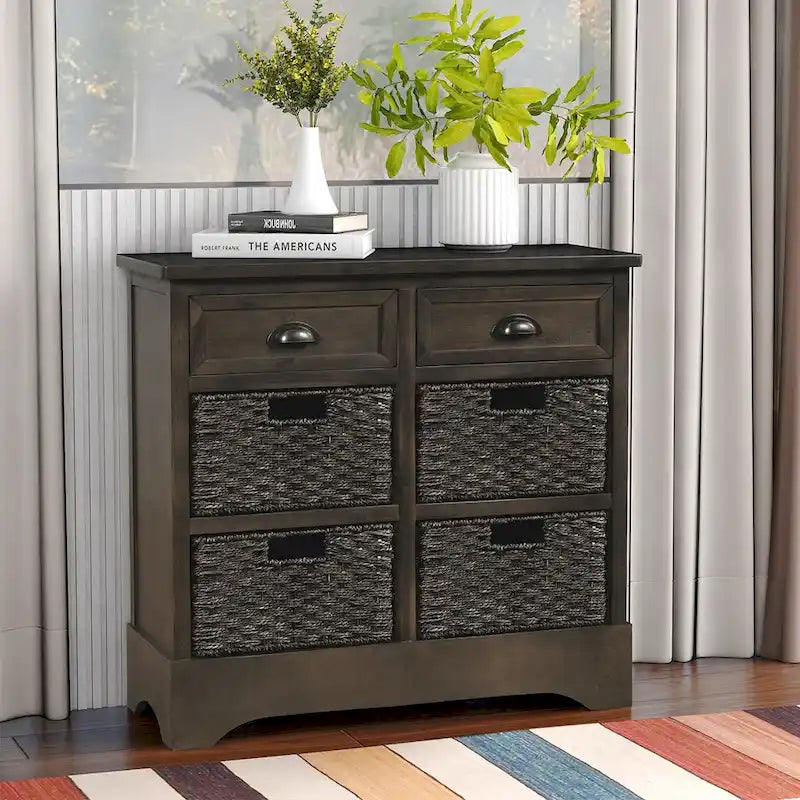 Meuble de rangement rustique avec deux tiroirs et quatre paniers classiques en rotin pour salle à manger/salon