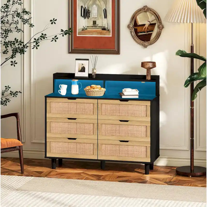 43.316-Commode de rangement en rotin à tiroirs Commode en rotin avec lumières LED et prise de courant, pour chambre, salon
