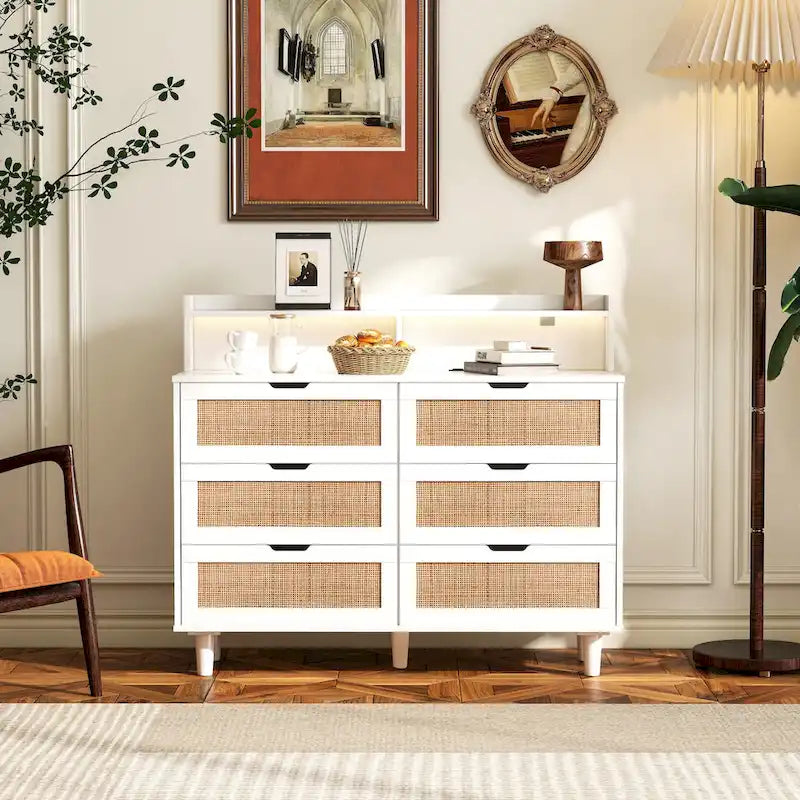 43.316-Commode de rangement en rotin à tiroirs Commode en rotin avec lumières LED et prise de courant, pour chambre, salon