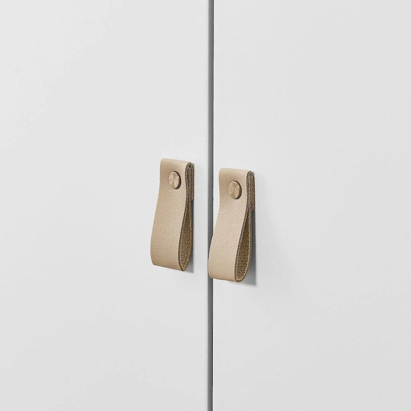 Meuble bas en bois à 3 portes avec poignée en cuir