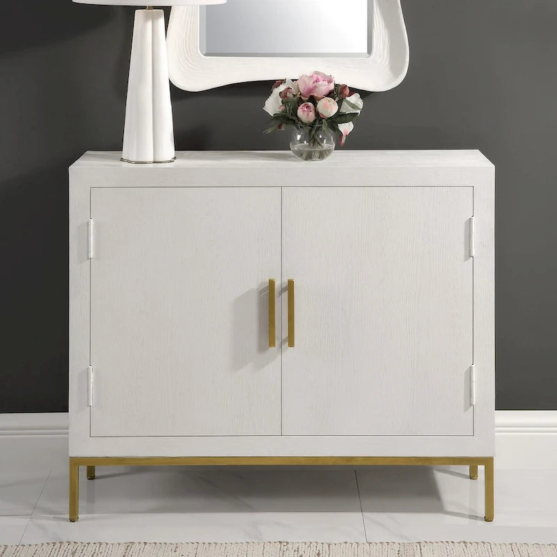 Meuble bas Uttermost Front Range blanc à 2 portes – 40,25 larg. x 34 haut. x 13 prof.