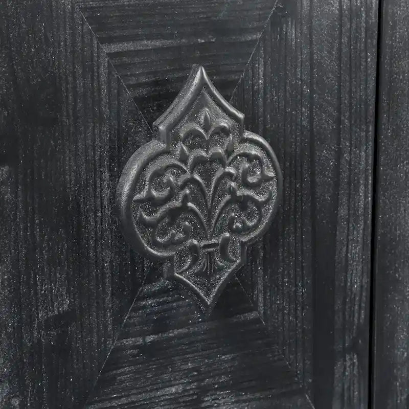 Armoire antique à quatre portes avec poignée de porte sculptée en forme de fleur