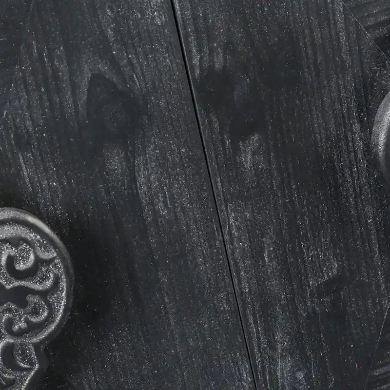 Armoire antique à quatre portes avec poignée de porte sculptée en forme de fleur