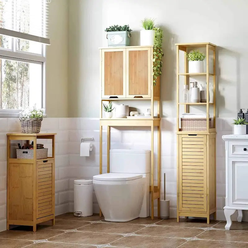 Armoire de rangement en bambou à placer au-dessus des toilettes avec deux portes et une étagère ouverte Collection Mahe - 23,10L x 8,10l x 68,4H