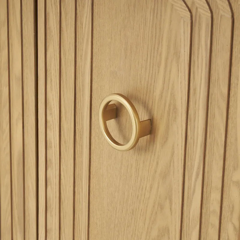Armoire de chambre à 2 portes sculptée en bois d'inspiration Art déco géométrique avec poignées en anneaux dorés - Marron - Roche River Decor