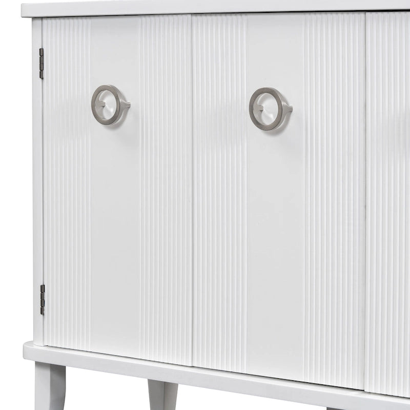 Armoire en placage de frêne de Mandchourie, sobre et pleine d'atmosphère