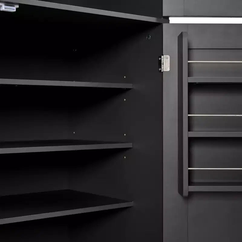 Grand meuble de garde-manger de cuisine avec prises électriques, grand placard autoportant avec support pour micro-ondes, tiroirs, étagères, casiers à vin et étagère de porte