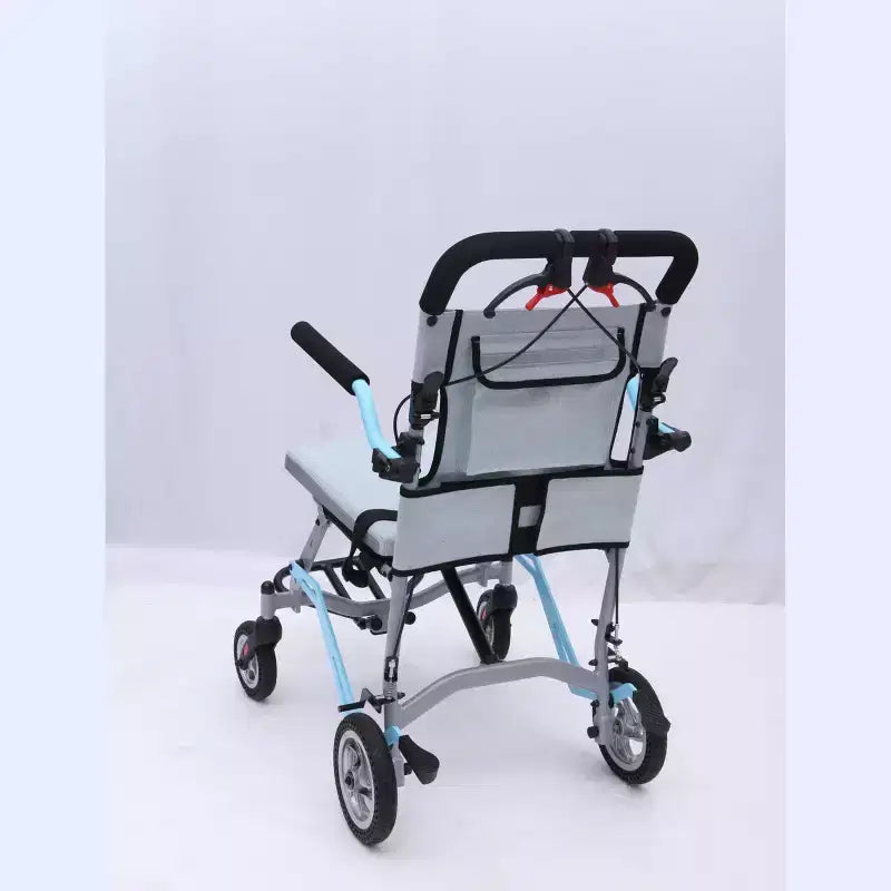 Fauteuil roulant de transport ultra-léger pour personnes âgées, fauteuil de transport pliable et portable, avec frein à main verrouillable et accoudoirs escamotables amovibles
